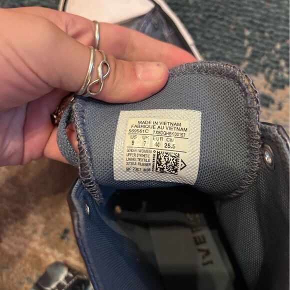 Excellent condition blue metallic converse - Picture 7 of 8